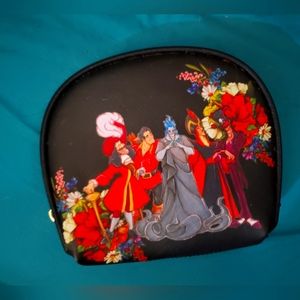 DISNEY  VILLAINS Bad boys makeup bag pouch nwot